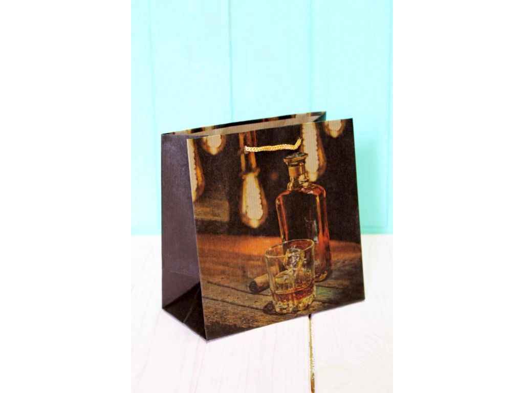 Пакет подарунковий крафт 15,5*15,5*8см №ПАК ЧШ-1065К ТМ УПАКОВКИН Пакет подарунковий крафт 15,5*15,5*8см №ПАК ЧШ-1065К ТМ УПАКОВКИН