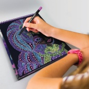 Набор для творчества Скетчбук: Эклипсия, черные листы Nebulous Stars 11121, 8 ручек. Изображение №3