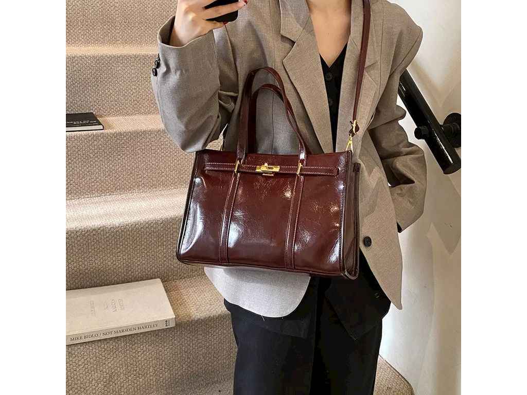 Сумка жіноча екошкіра коричневий 23*33*10,5см арт.M7357-1 ТМ КИТАЙ Сумка жіноча екошкіра коричневий 23*33*10,5см арт.M7357-1 ТМ КИТАЙ