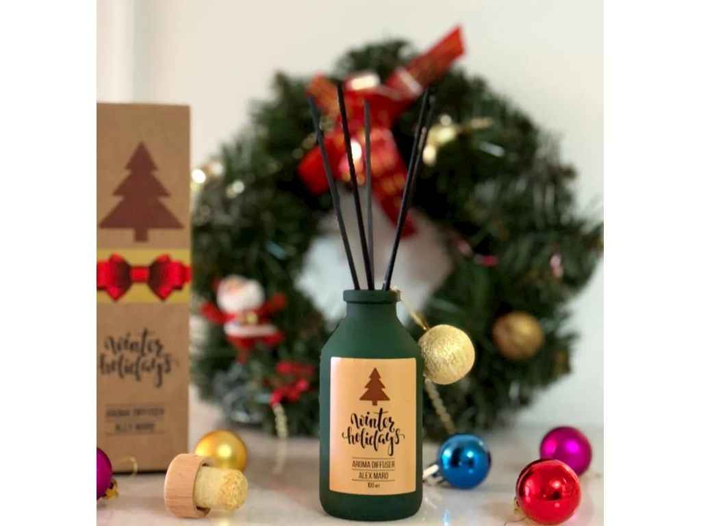 Діфузор для оселі 100мл WINTER HOLIDAYS (аромат Новорічна Ялинка) ТМ ALEX MARO Діфузор для оселі 100мл WINTER HOLIDAYS (аромат Новорічна Ялинка) ТМ ALEX MARO