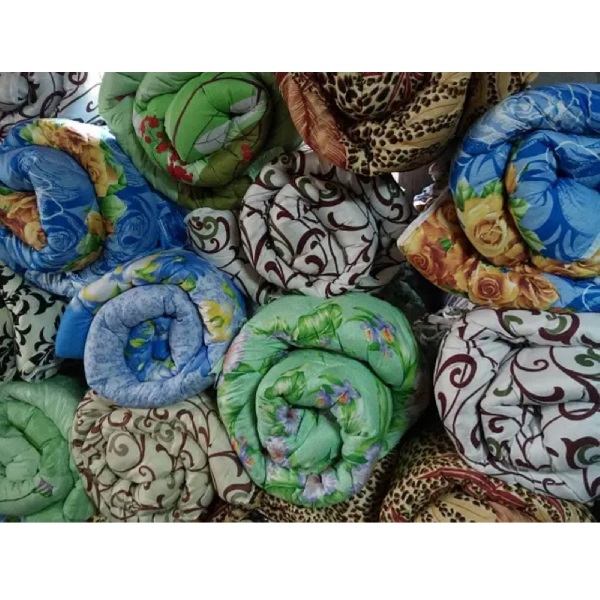 Ковдра зимова, щільність 350 рр.145x210 наповнювач силікон/верх поліестер,колір в асортименті Ковдра зимова, щільність 350 рр.145x210 наповнювач силікон/верх поліестер,колір в асортименті