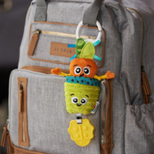 М'яка іграшка-підвіска Морква Lamaze L27381 з прорізувачем. Зображення №3 М'яка іграшка-підвіска Морква Lamaze L27381 з прорізувачем. Зображення №3