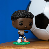 Игровая фигурка Букайо Сака FUNKO POP! 92719 серии "Футбол: Англия". Изображение №5 Игровая фигурка Букайо Сака FUNKO POP! 92719 серии "Футбол: Англия". Изображение №5