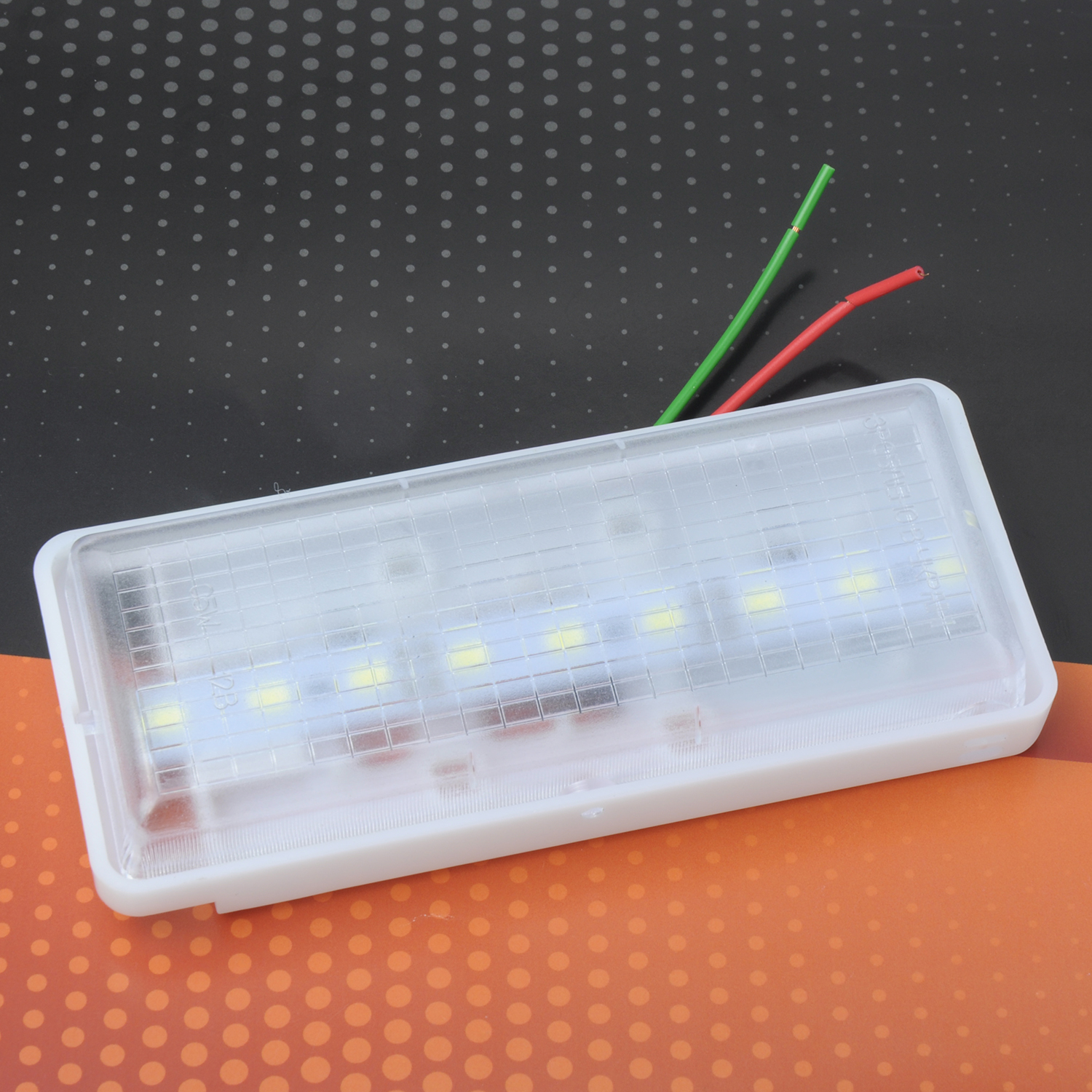 Підсвічування салону 12V LED (130х55х20мм) (1шт) - біле 9 SMD 1 режим "Україна" Підсвічування салону 12V LED (130х55х20мм) (1шт) - біле 9 SMD 1 режим "Україна"