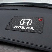 Коврик торпедо антискользящий Honda (200x130). Изображение №2 Коврик торпедо антискользящий Honda (200x130). Изображение №2