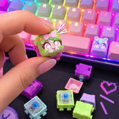 Колекційна іграшка фіджет-клікер Кейкапікі Clickeez 940853 серії Bubble Pops S3. Зображення №7